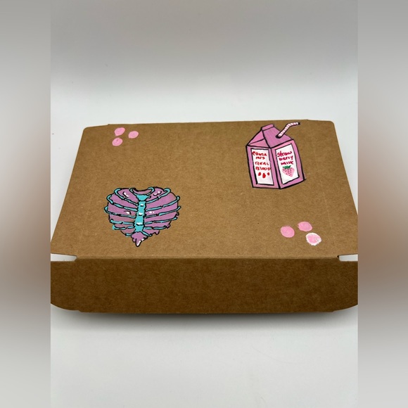 Pastel Goth Jewelry Gift Set with Painted Box - Gothic Kawaii Jewelry Gift Set - Picture 4 of 8